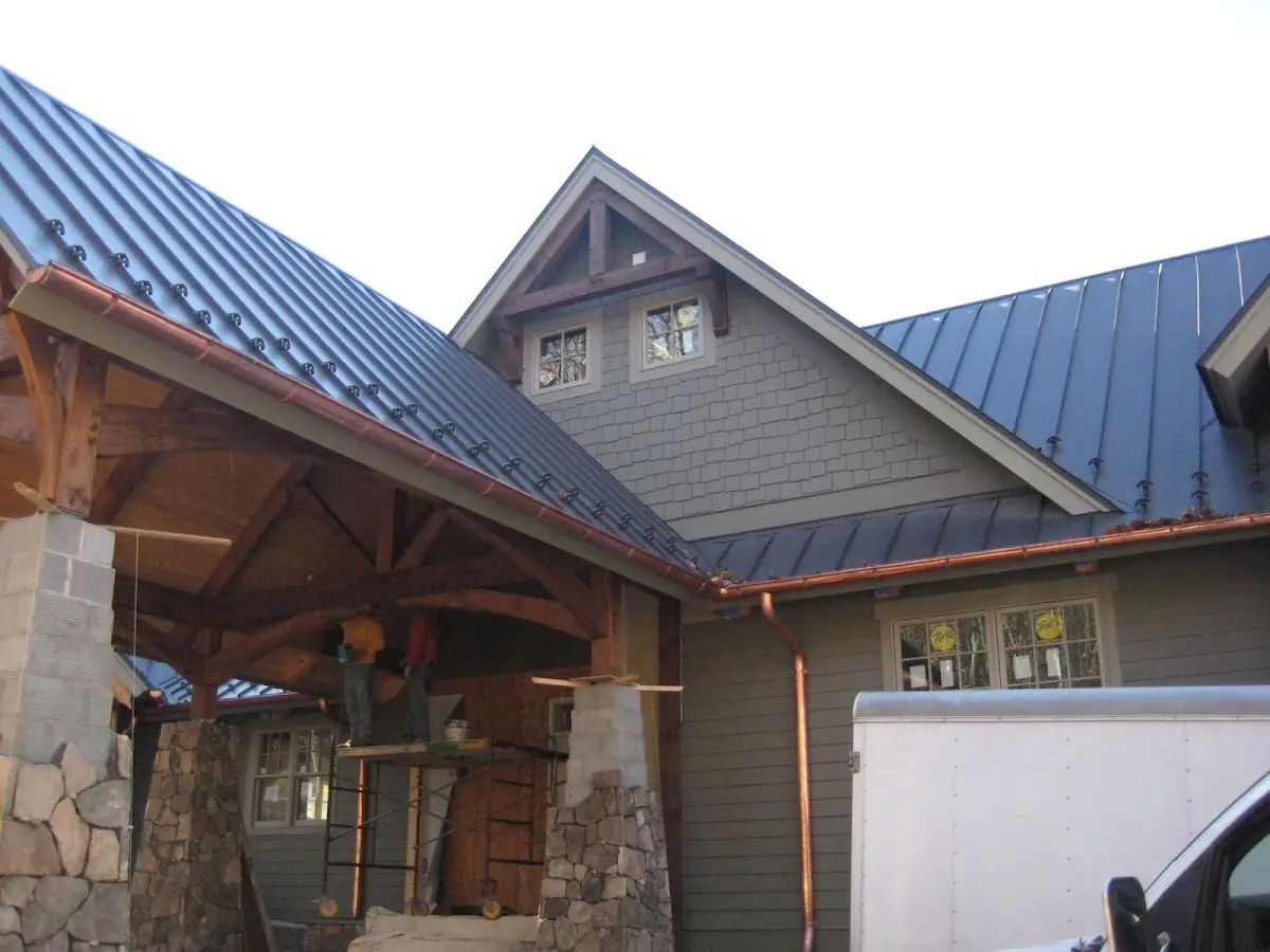 Craftsman Roofing team delivering quality roofing work in Knoxville